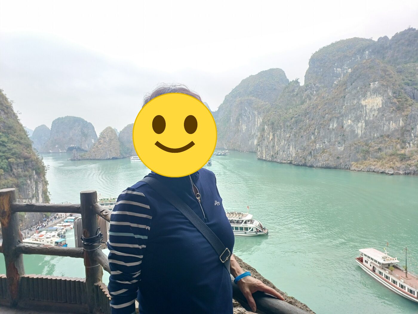 하롱베이 전망대에서 찍은 기념사진